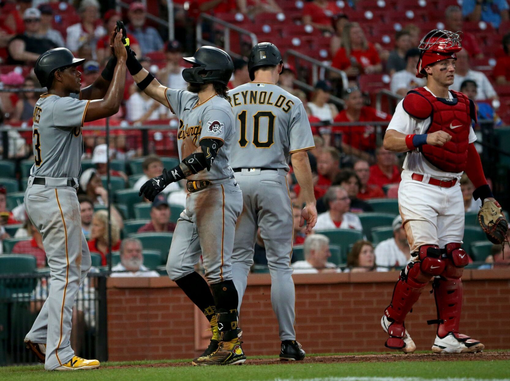 St. Louis Cardinals kick off series against Pittsburgh Pirates